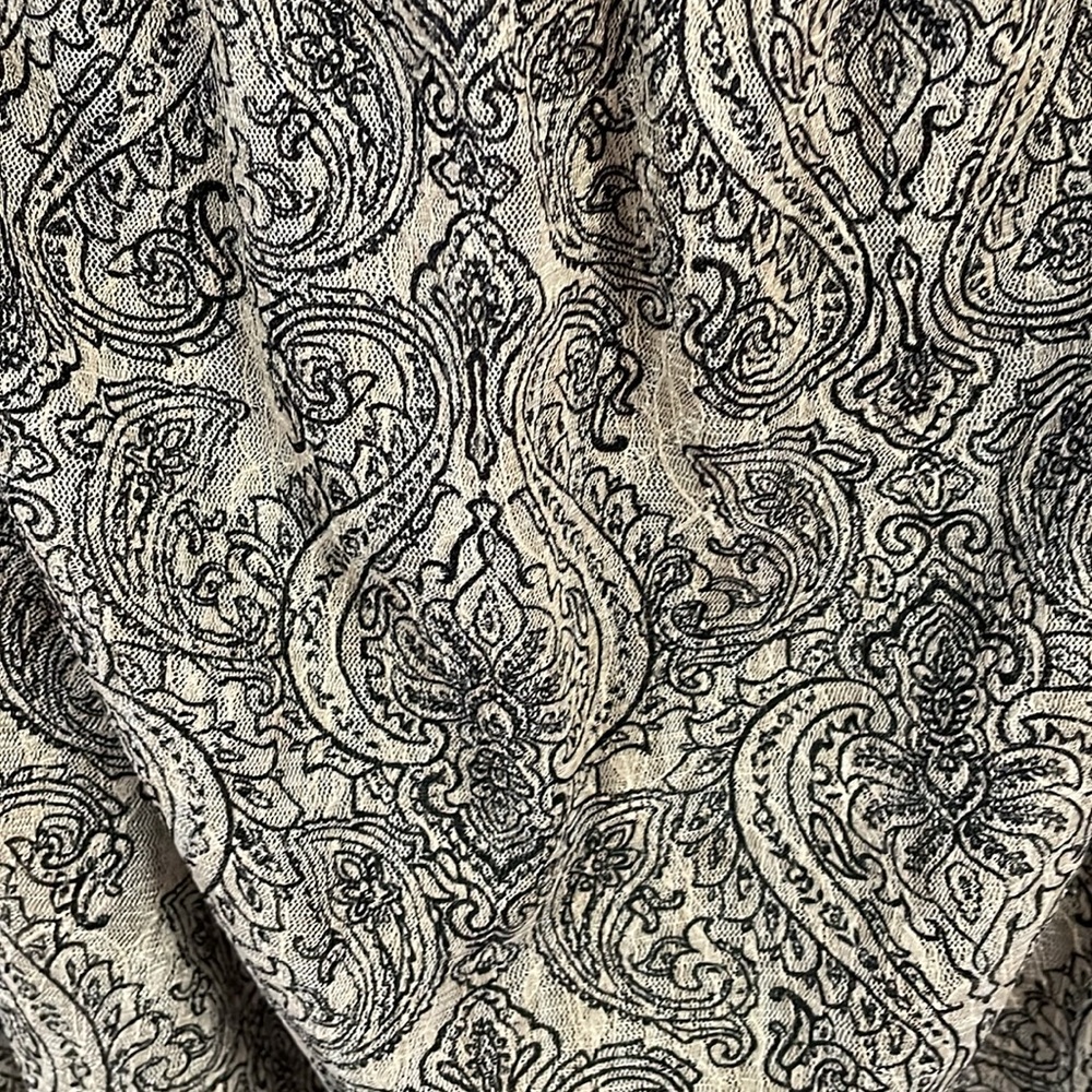 Paisley Off-Shoulder Top - Picture 3 of 4